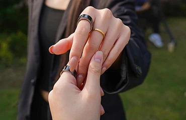 When Tiffany Meets Garmin: Three Key Statistics on Luxury Brands Entering the Smart Wearables Market